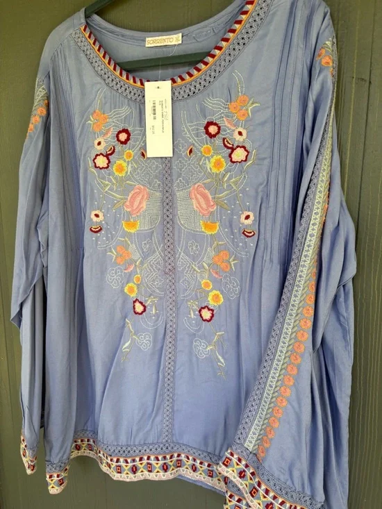 Lavender Embroidered Floral Long-Sleeve Tunic Top - Picture 5 of 10